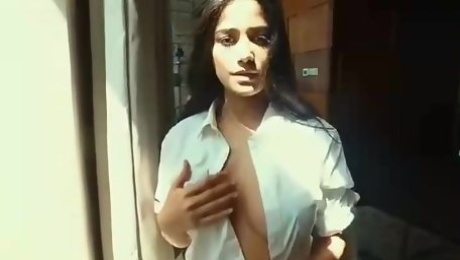 POONAM PANDEY LATEST VIDEO WITH HINDI AUDIO