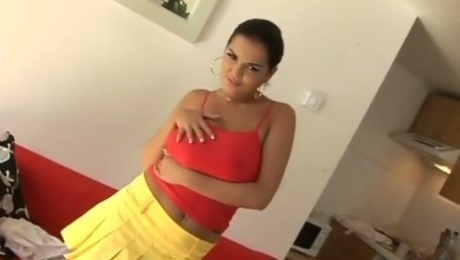 Hypnotizing big natural boobs of hot blooded brunette Jasmine Black