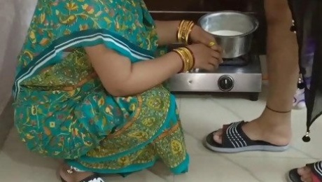 Sex With Desi Bhabhi Wearing A Green Saree In The Kitchen