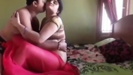 Kannada Indian Aunty Shows Ass Hole On Webcam, Nice Expressi