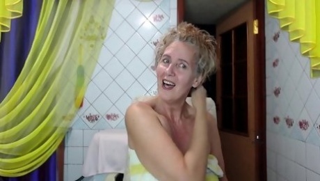 How Lukerya Cut Her Hair During An Online Chat